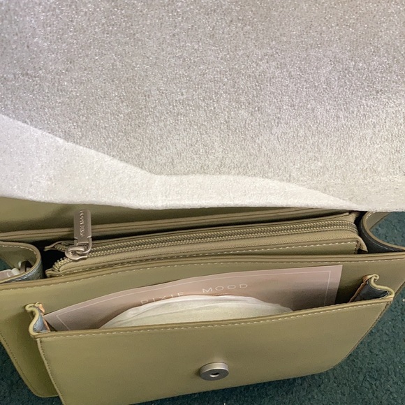 NWT Pixie Mood Zoe Crossbody Purse Sage - Picture 3 of 5